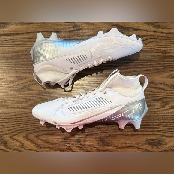 Size 10 Nike Vapor Edge Pro 360 2 White/Silver Football Cleats DA5456-102 - NEW